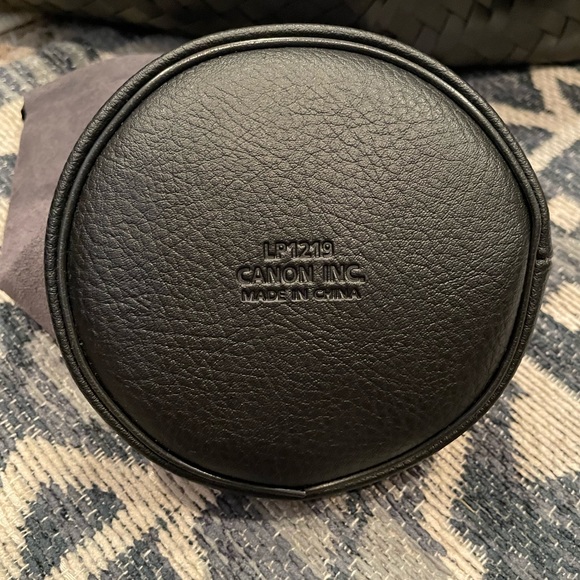 Canon LP1219 Soft Lens Case - Picture 2 of 3